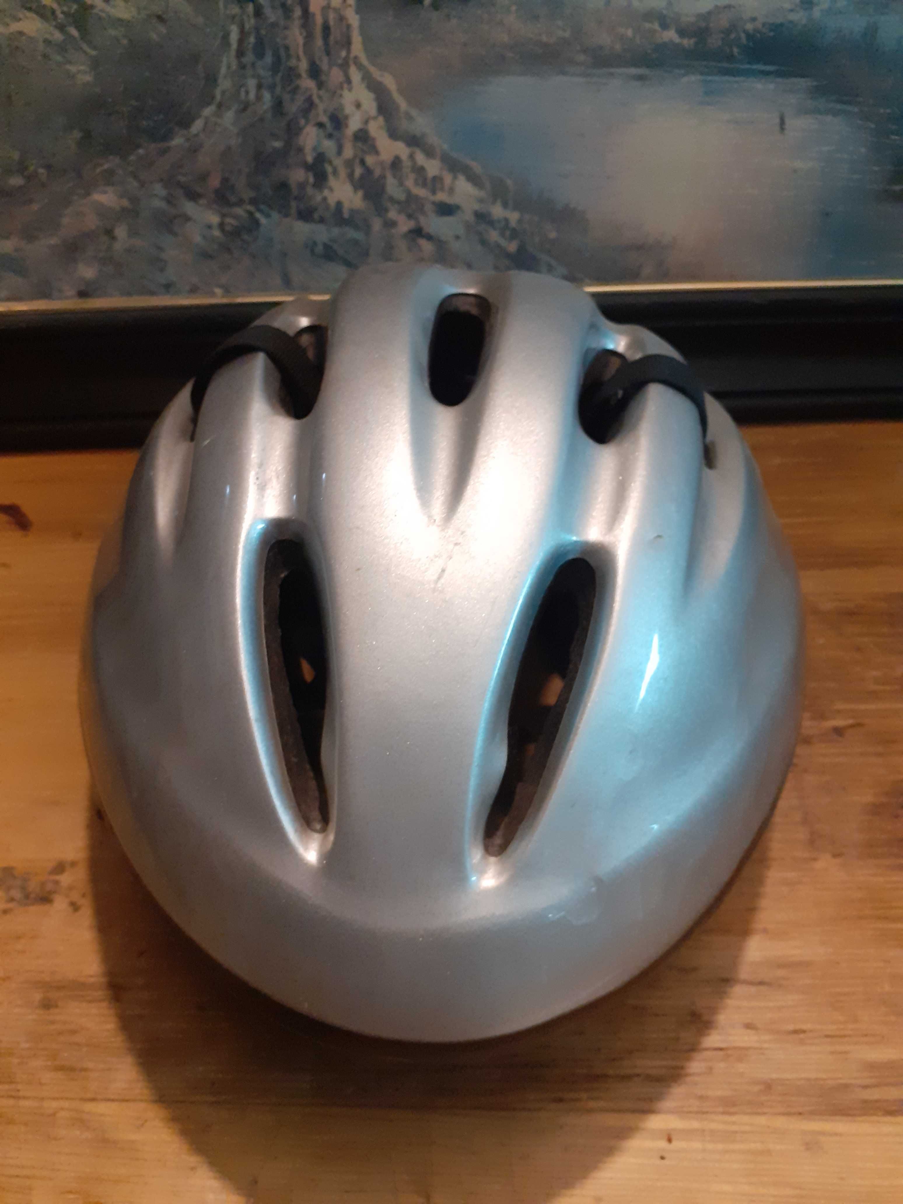 Kask rowerowy-dla cyklistów