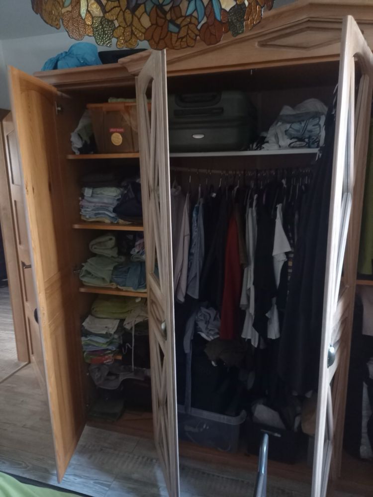 Szafa z prawdziwego drewna