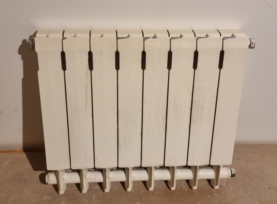 Grzejnik aluminiowy  KFA 8 żeberek dł x wys x szer :  65 x 58 x 10 cm