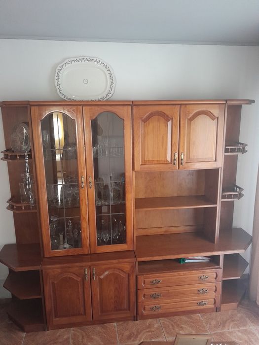 Movel de sala com cristaleira