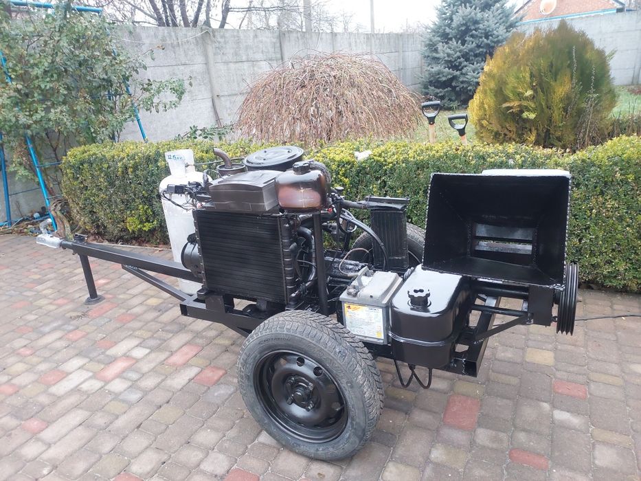 Подрібнювач садовий.Двигун та кпп "Таврія" газ/ бензин.