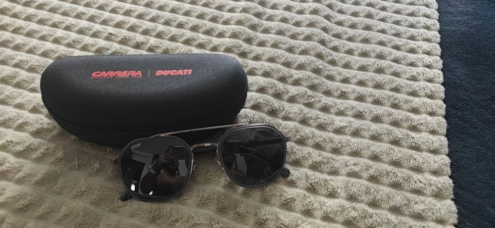 Vendo óculos sol CARRERA DUCATI