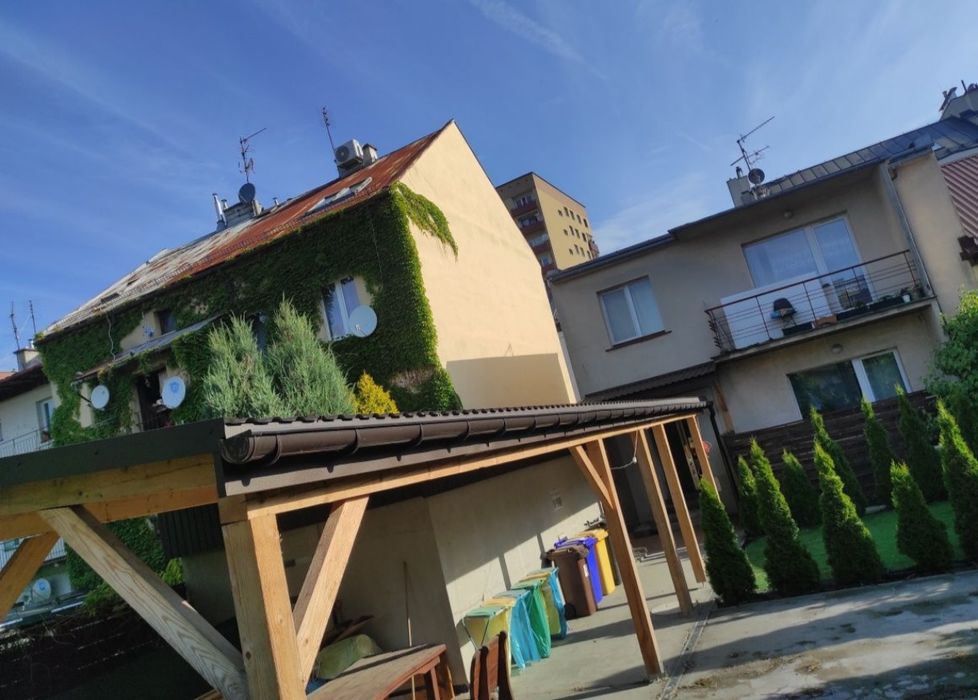 Komercja Dom łagiewniki z paczkomatami i mieszkaniami na wynajem