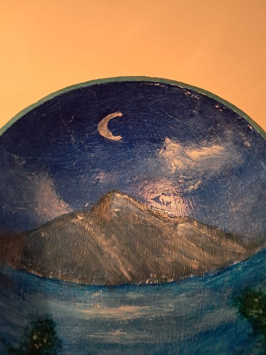 Coco pintando por dentro