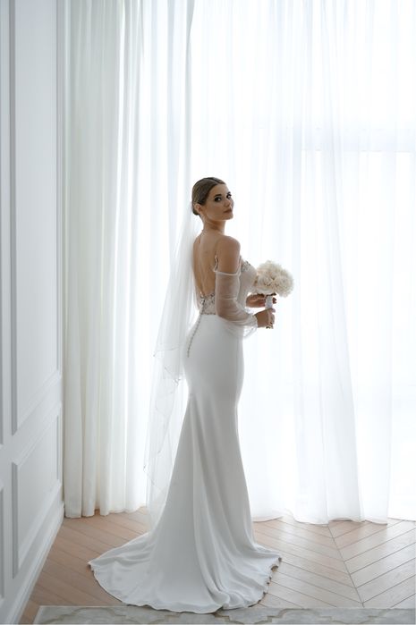 Весільна шикарна сукня