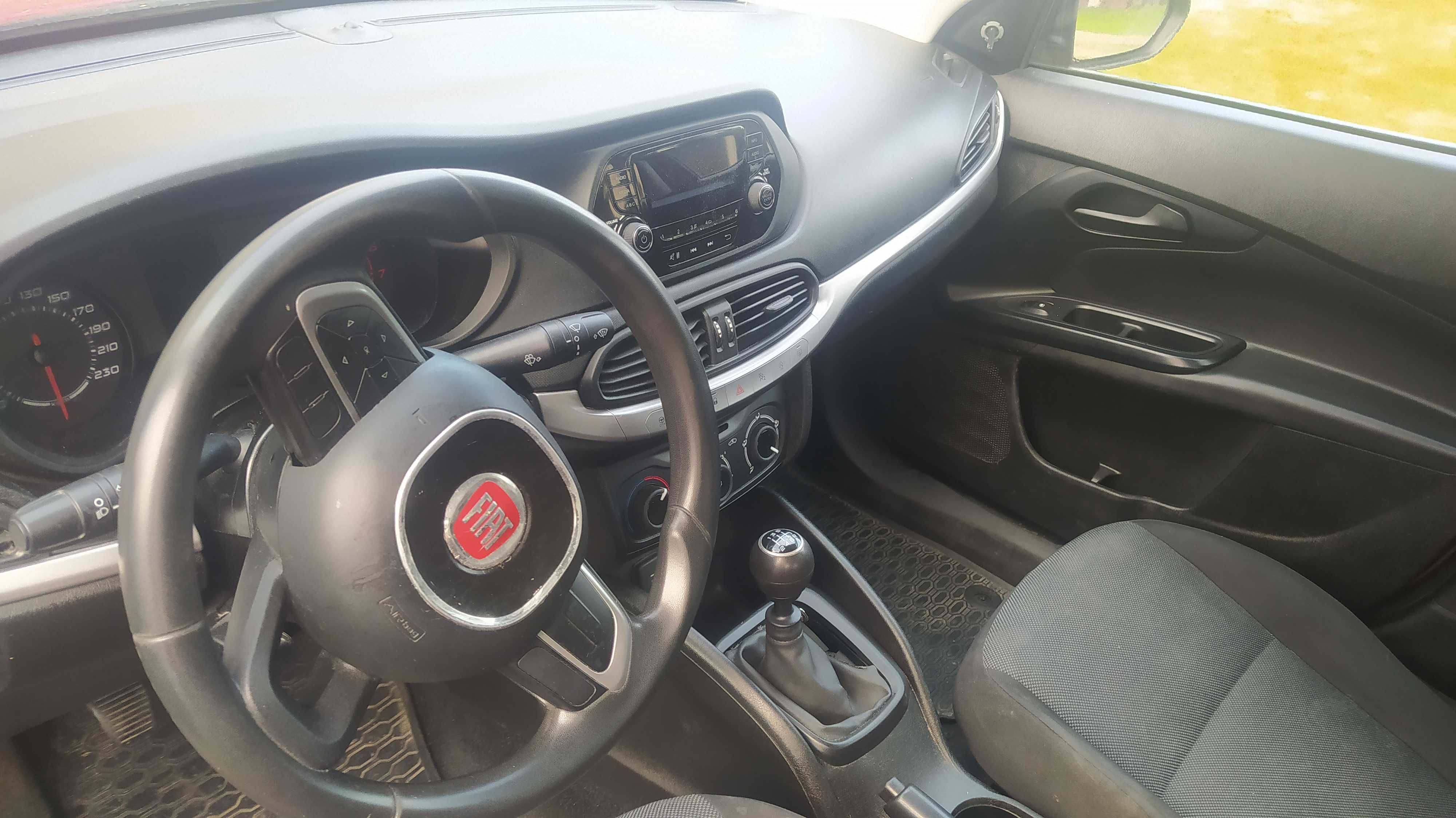 Fiat Tipo 2019 przerysowane drzwi F23%