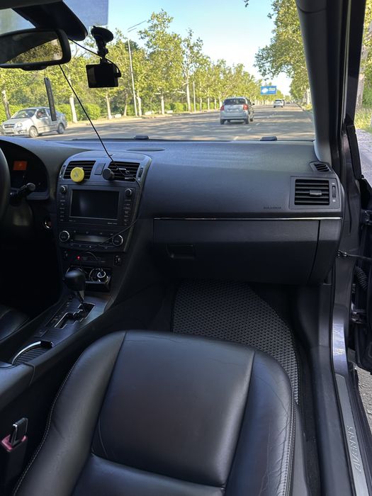 TOYOTA AVENSIS 2011р. 2.2 дизель від власника