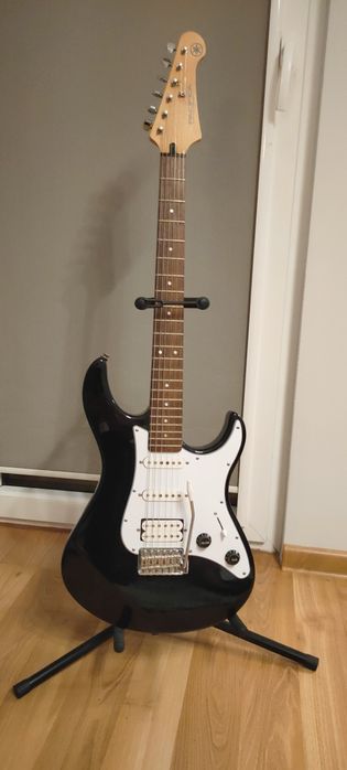 Gitara Yamaha Pacifica 012