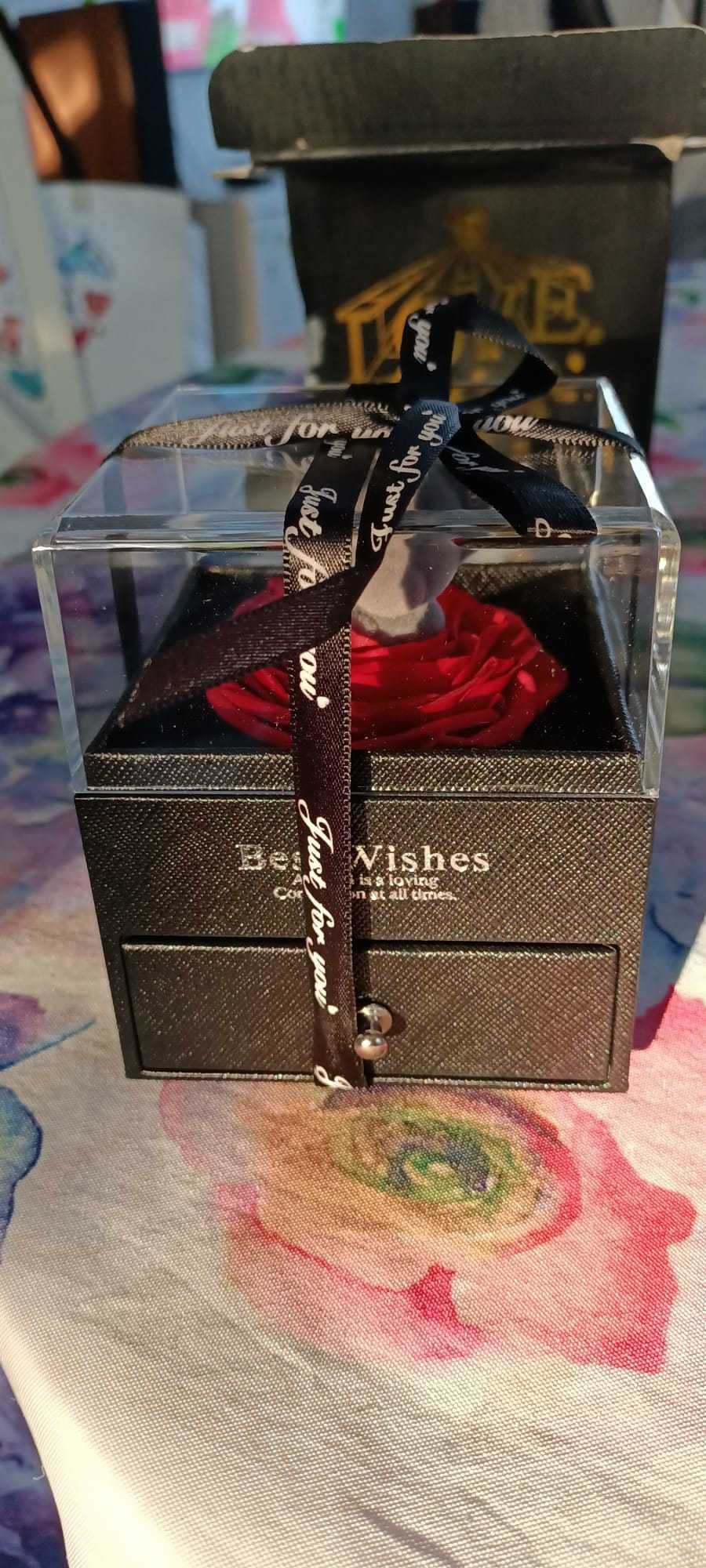 Flower box wieczna róża pudełko szkatułka na biżuterię