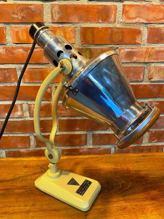 Lampa medyczna FAMED, industrialna, antyk
