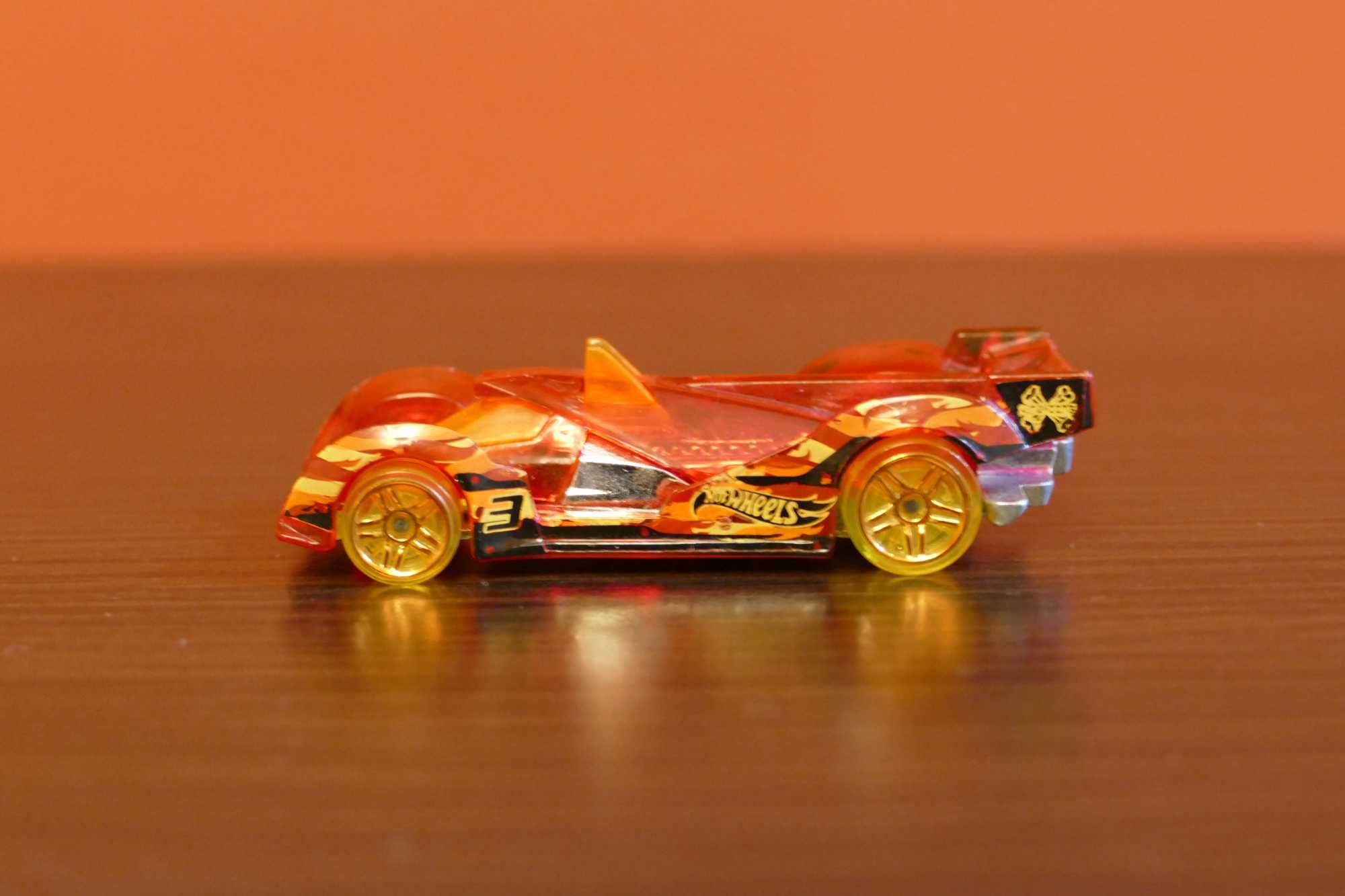 Hot Wheels autko "Resorak" Hi-Tech Missile 2013