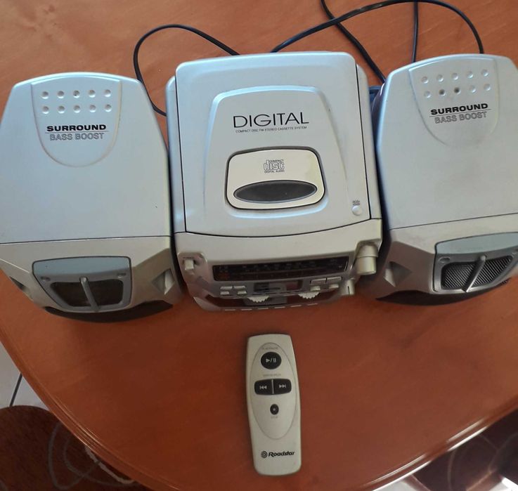 mini wieża Roadstar używana sprawna