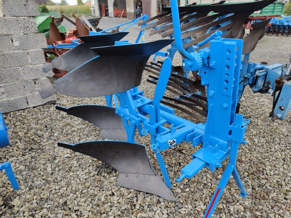 Pług 2 skibowy obrotowy