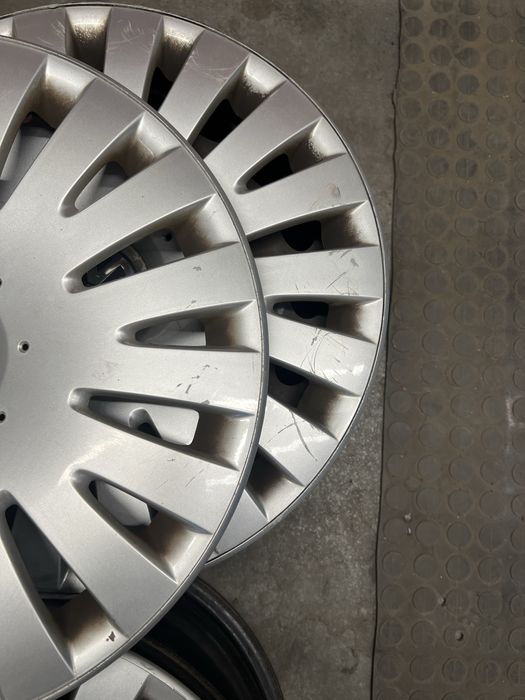 Felgi stalowe z kołpakami 6.5Jx16H2 ET42 5x112 VW Passat B5