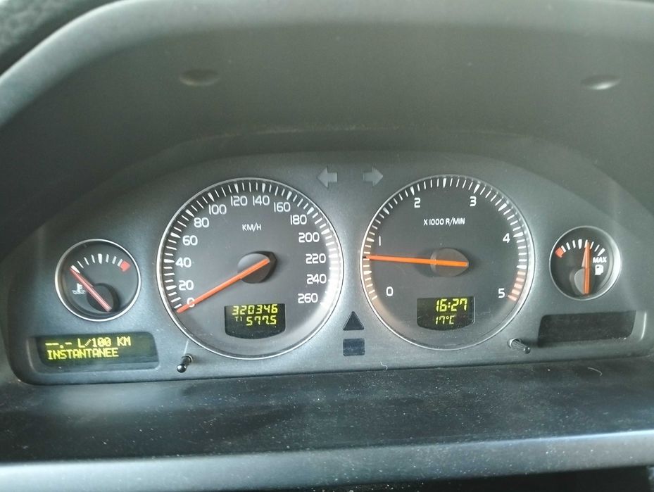 VOLVO XC90 Lift , 2.4 D5 185KM , 6-MANUAL , 5-OSOBOWY