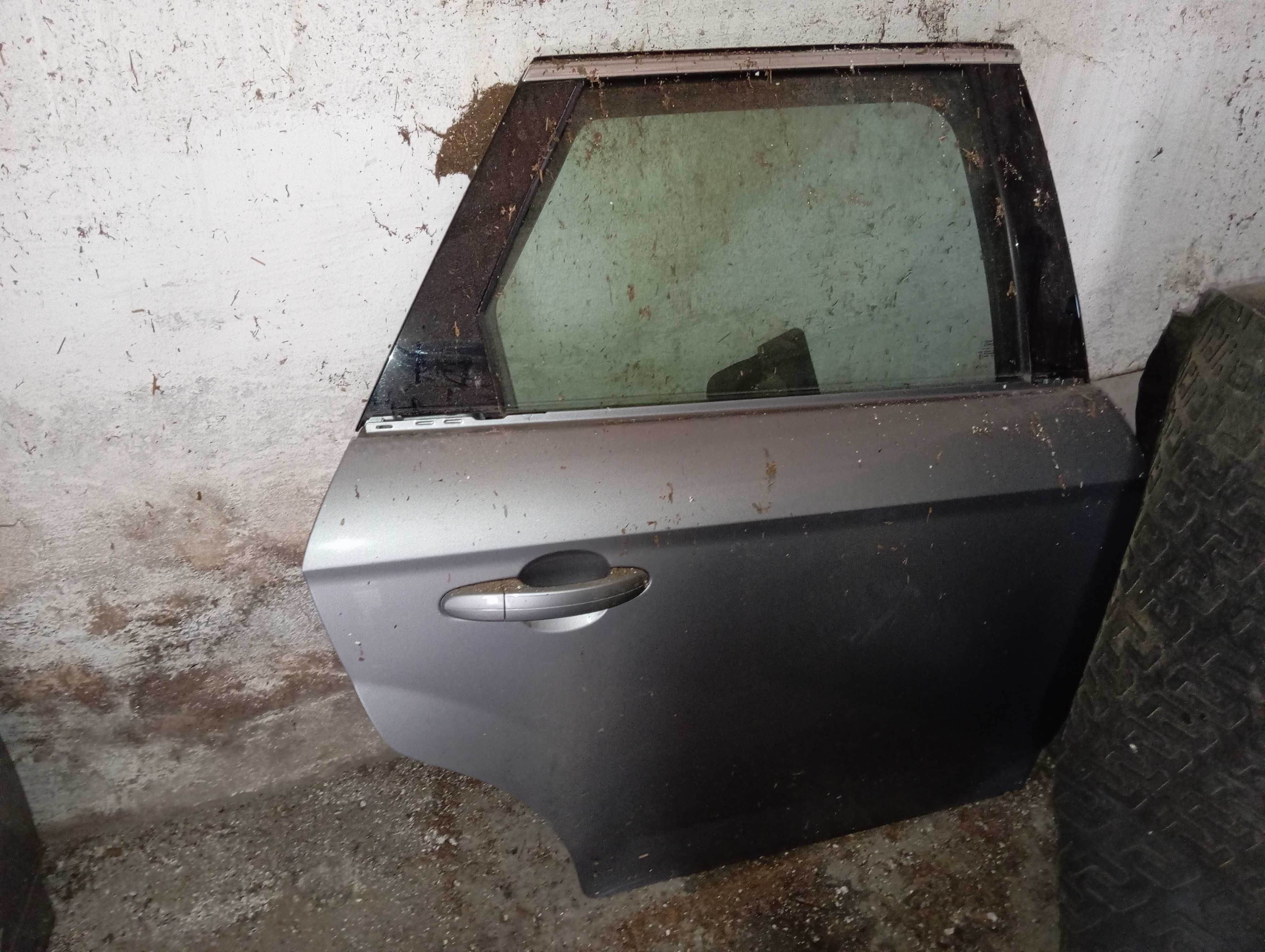 Sprzedam drzwi Mondeo mk4