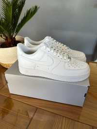 Nowy i oryginalny Nike Air Force 1 Low '07 White 43