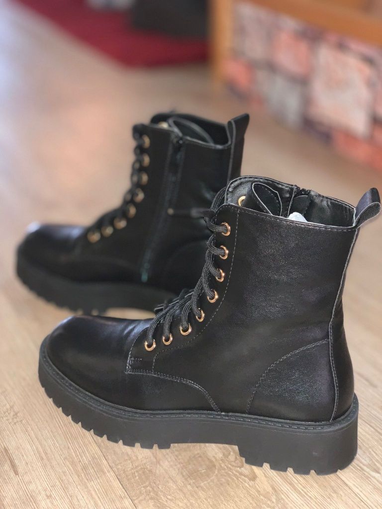 Vendo bota militar (NOVA)