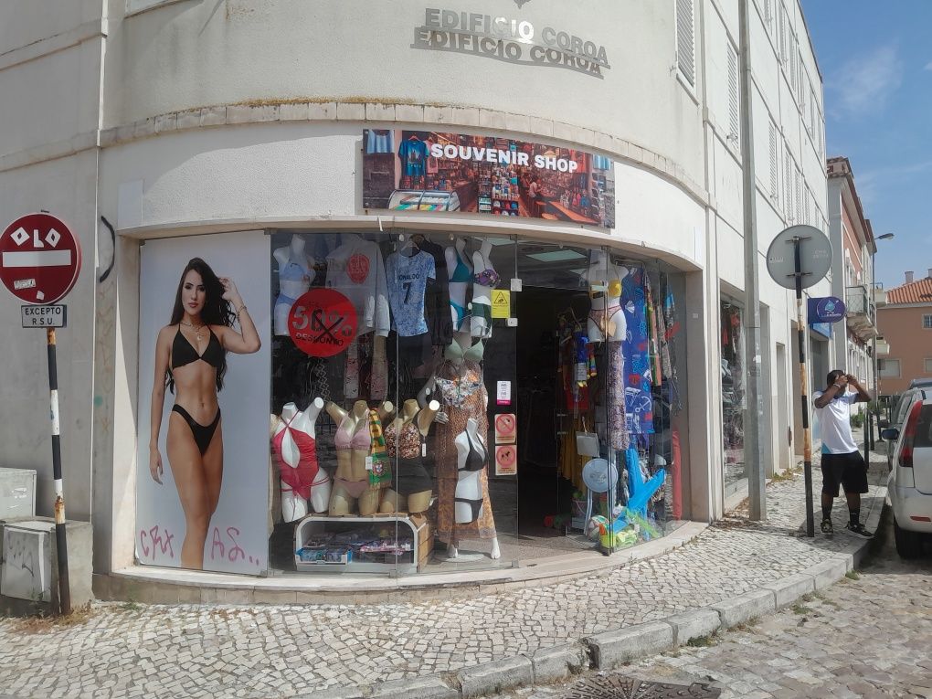 Loja Costa Caparica a venda, perto praia, store to sell  CostaCaparica