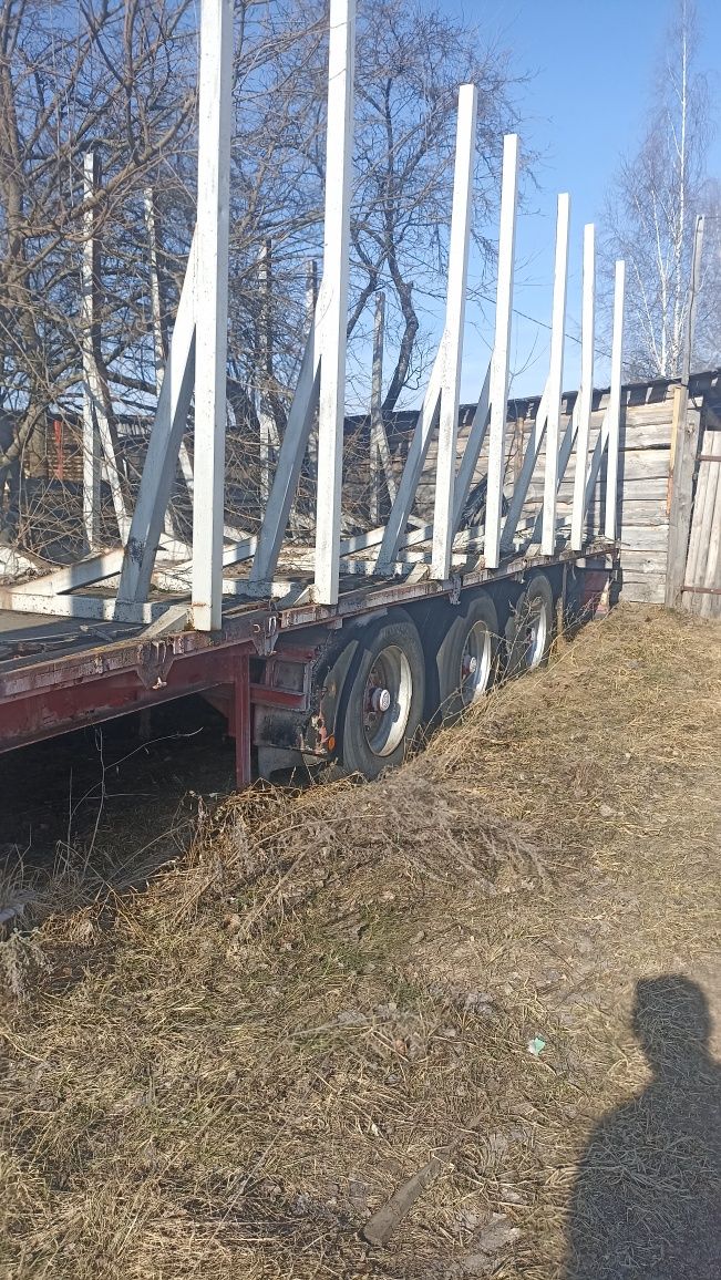 Напівпричіп лісовоз