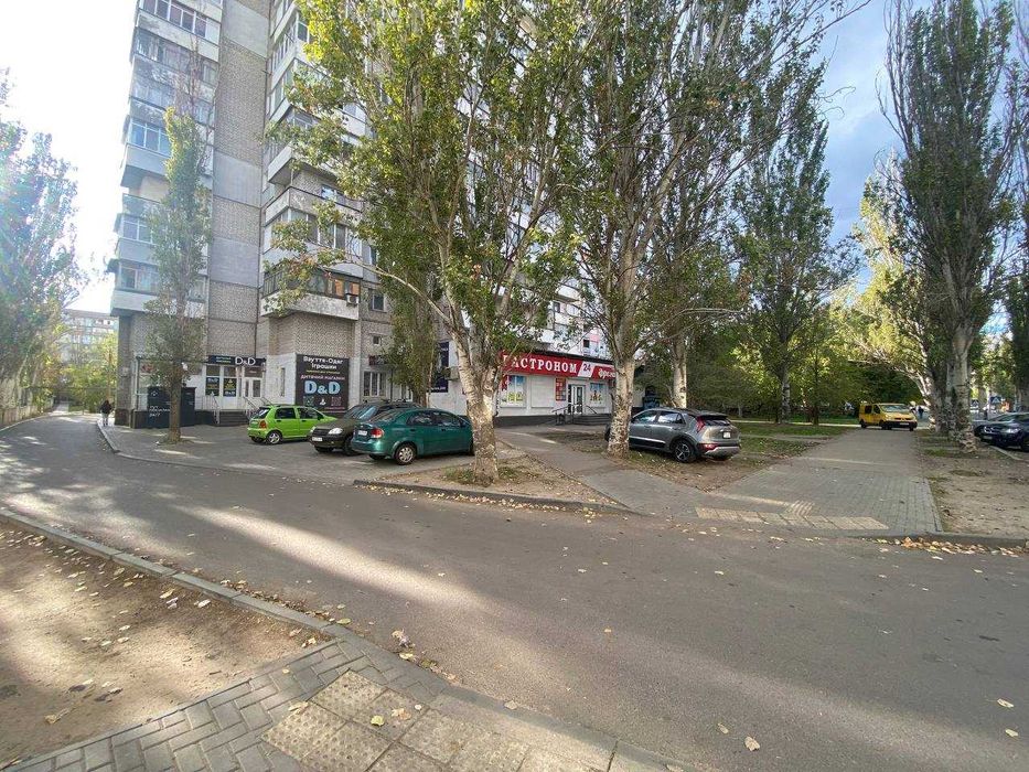 Ліски Карпенко торгове приміщення 105 кв.м. прохідняк фасад