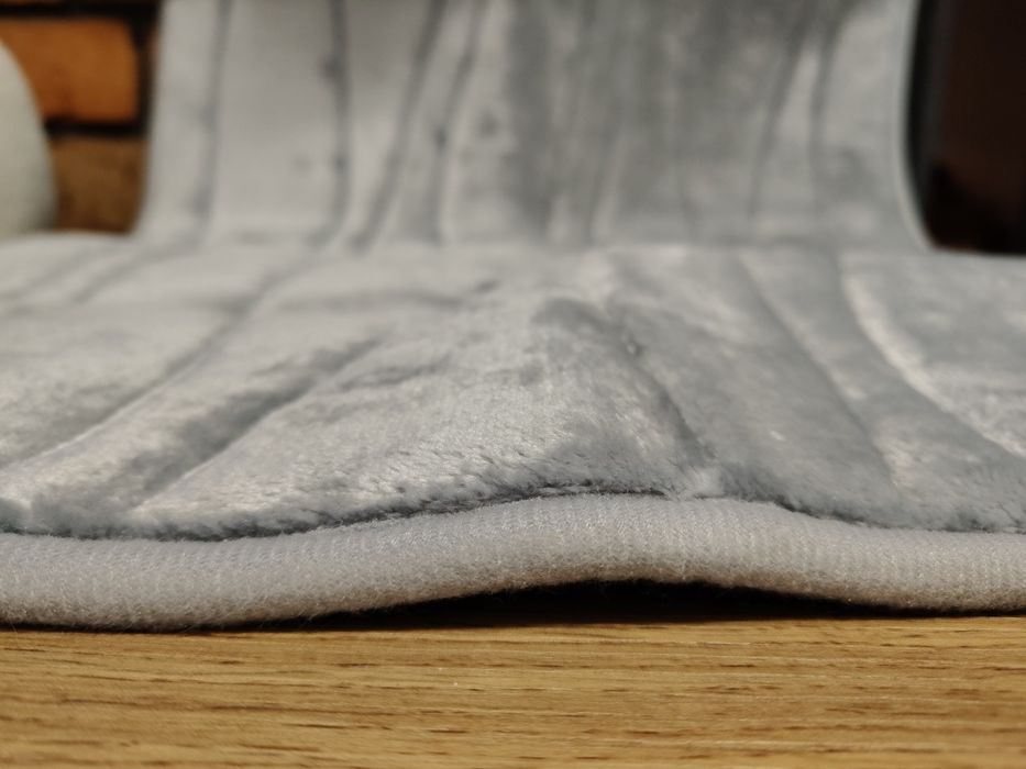 Mata dywanik łazienkowa MIULEE z pianki memory 76,5 × 48 cm