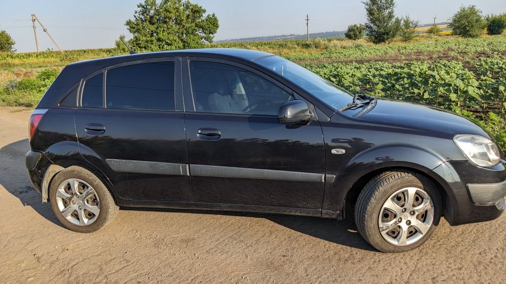 Kia Rio 2 2008 автомат. В хорошем состоянии