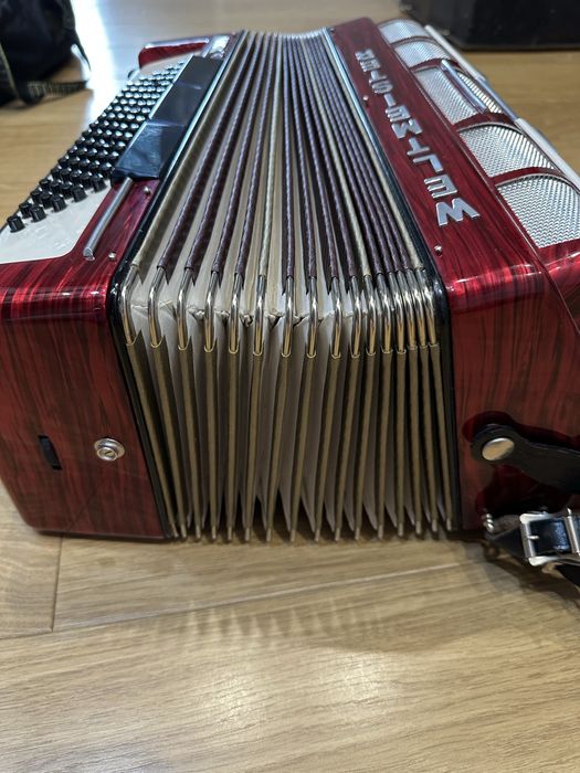 Akordeon Weltmeister Amigo 80 basów