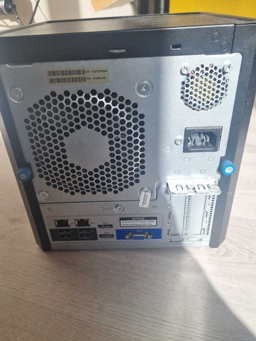 HP microserver gen10 12G RAM NAS 4xHDD bez dysków