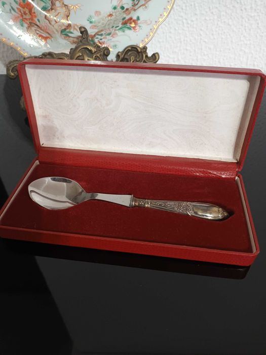 Estojos com peças em prata