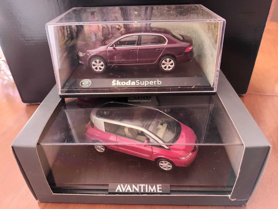 Carrinhos diversos de colecionador em escala 1/43