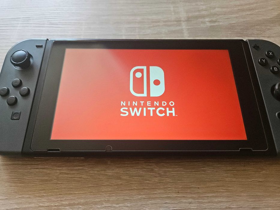 Nintendo Switch V1 + drugi dock, akcesoria