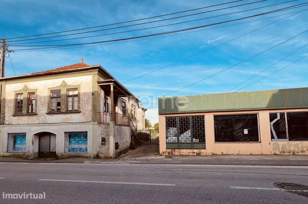 Moradia + Armazém em SANGALHOS