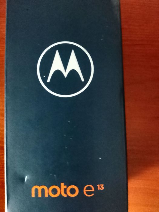 Смартфон  Моторола е13