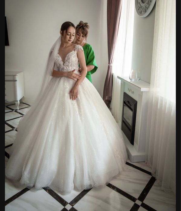 Весільна сукня