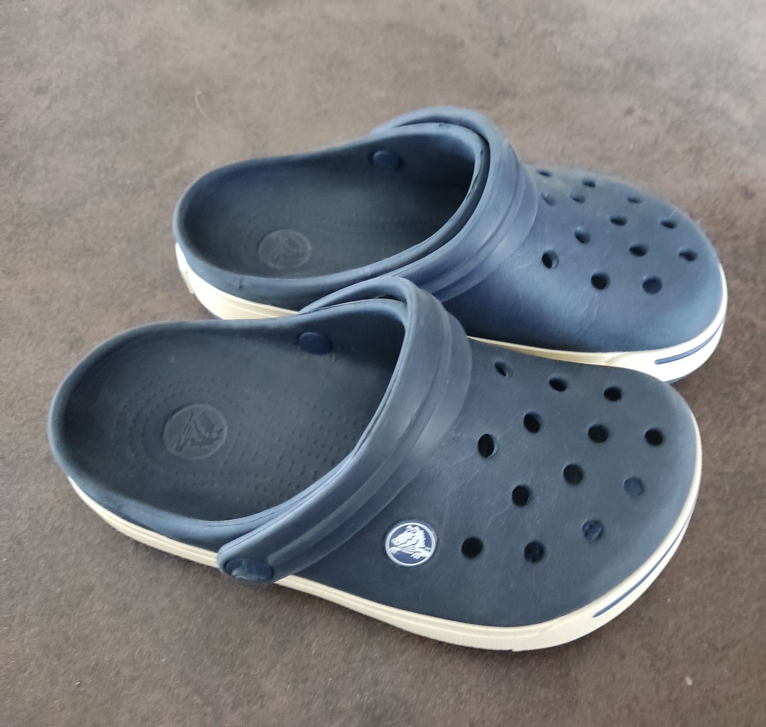 Klapki Crocs J2 r. 33-34