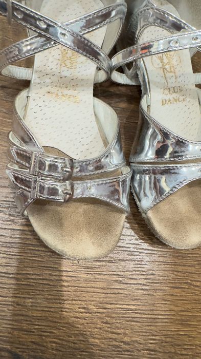 Танцювальні туфлі для самих маленьких