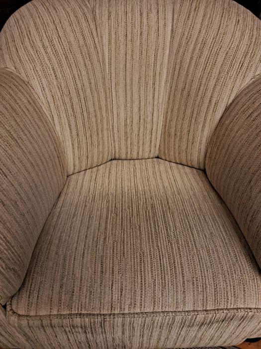 Fotel przedwojenny tzw gabinetowy wygodny