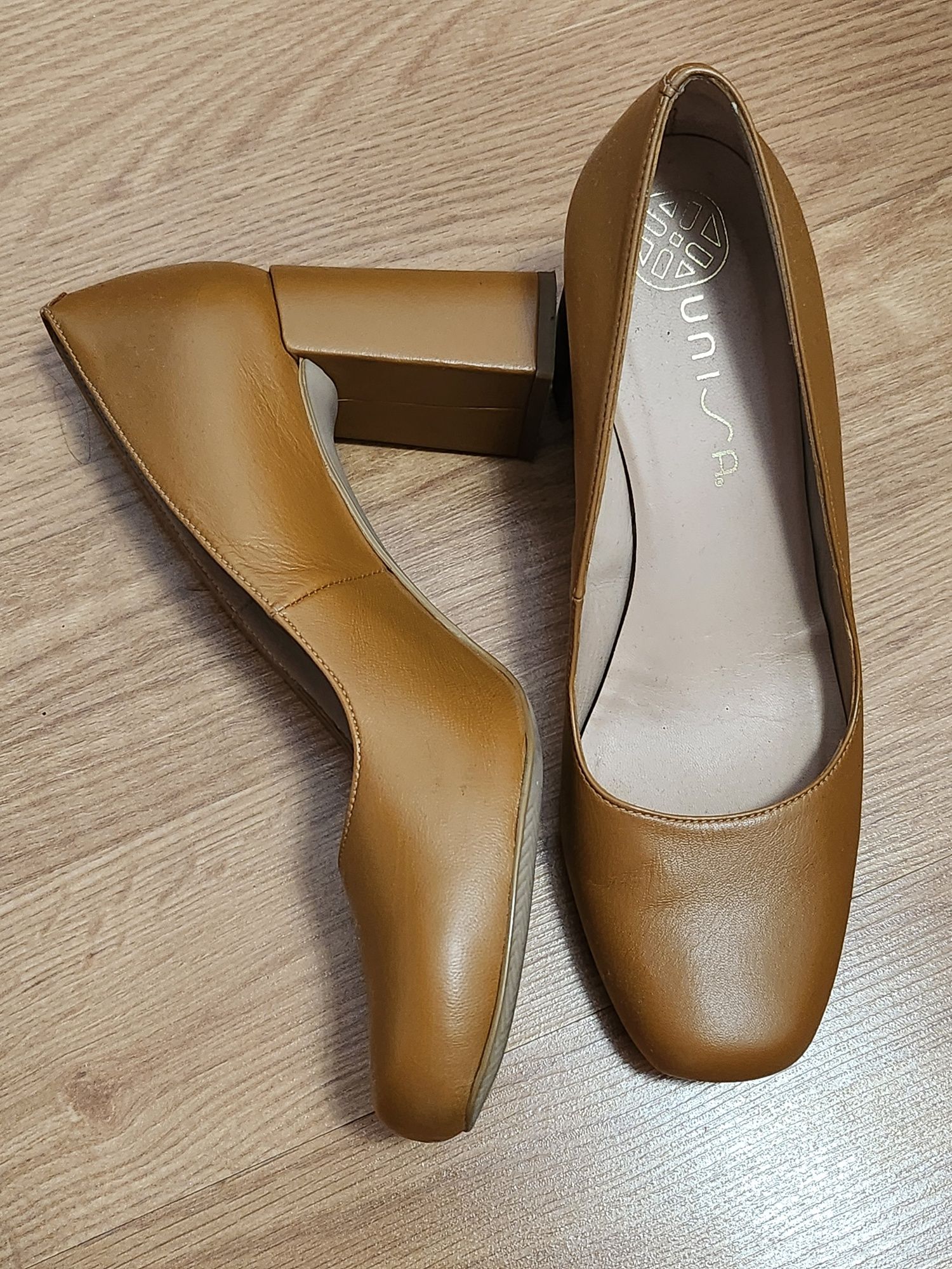 Sapatos 39/40 Guess. Aldo. Pikolinos. Unisa.