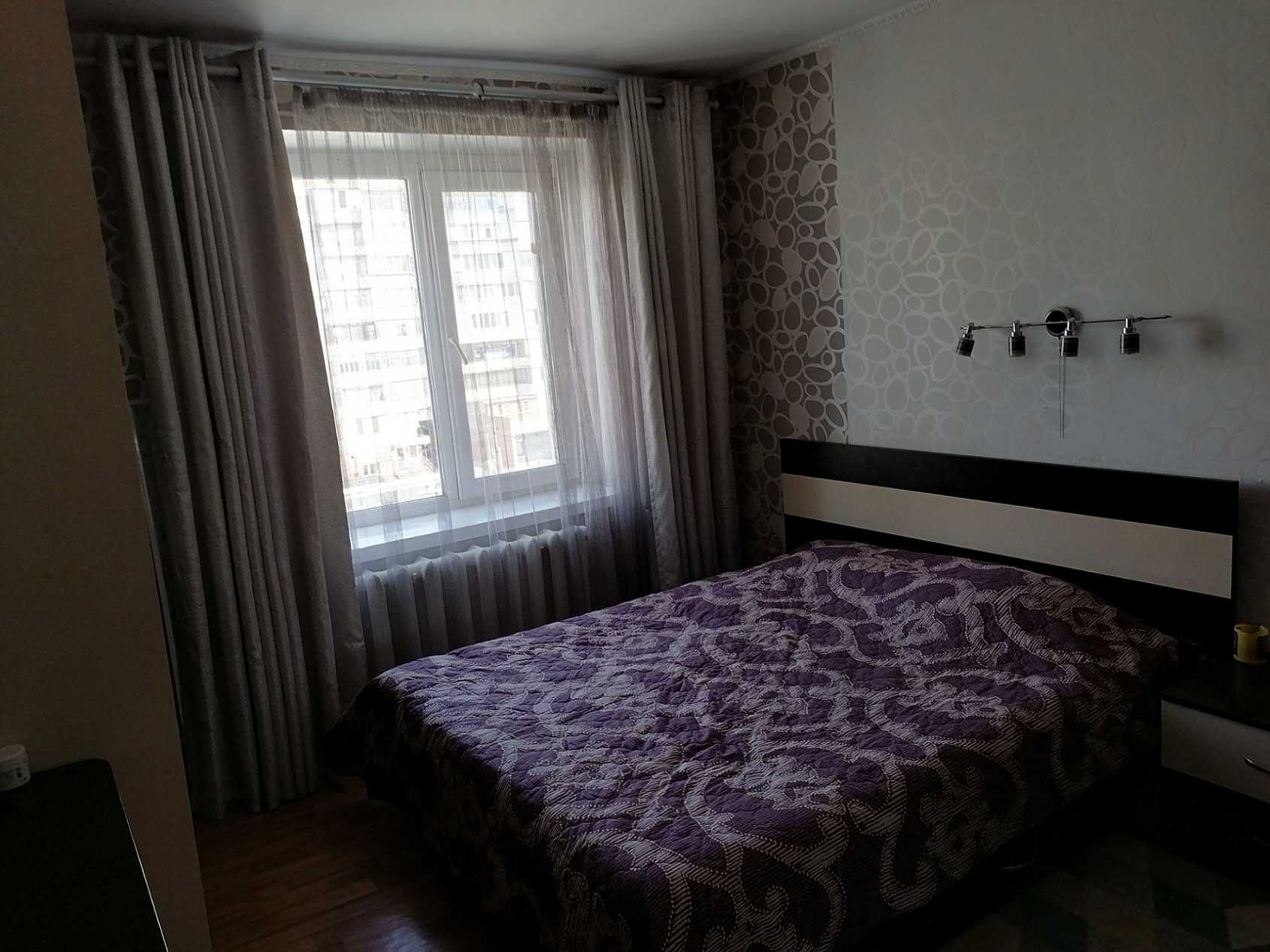 продам 3-комнатную квартиру в Таврическом районе