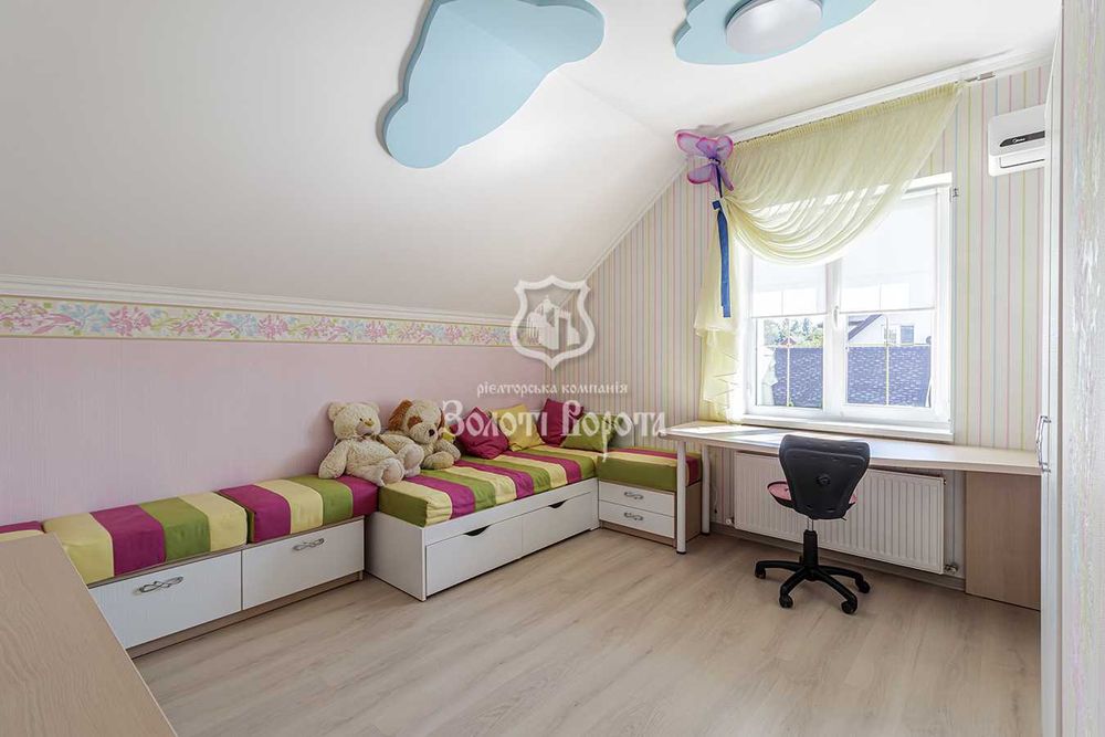 Будинок 2 поверхи, 18 соток. с. Глеваха, поруч Іванковичі і Мархалівка