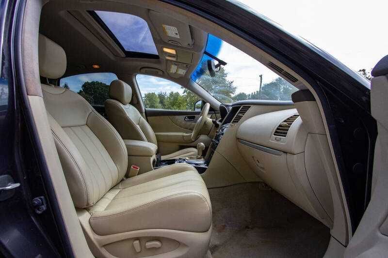 2017 Infiniti QX70