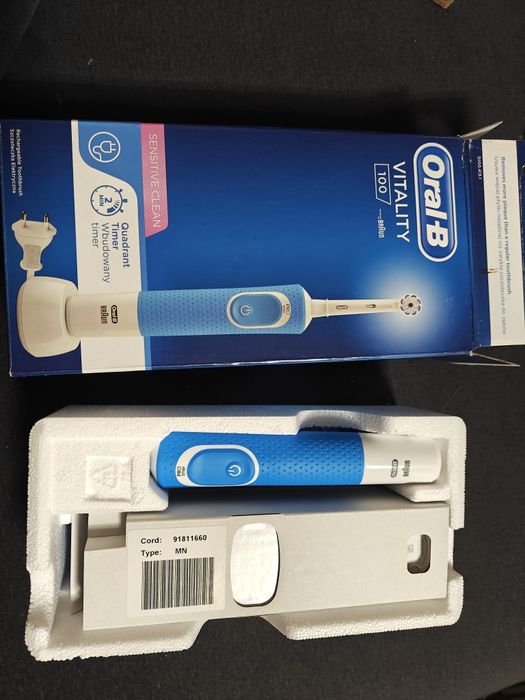 Oral-B VITALITY 100  NOWY ZESTAW szczoteczka elektryczna