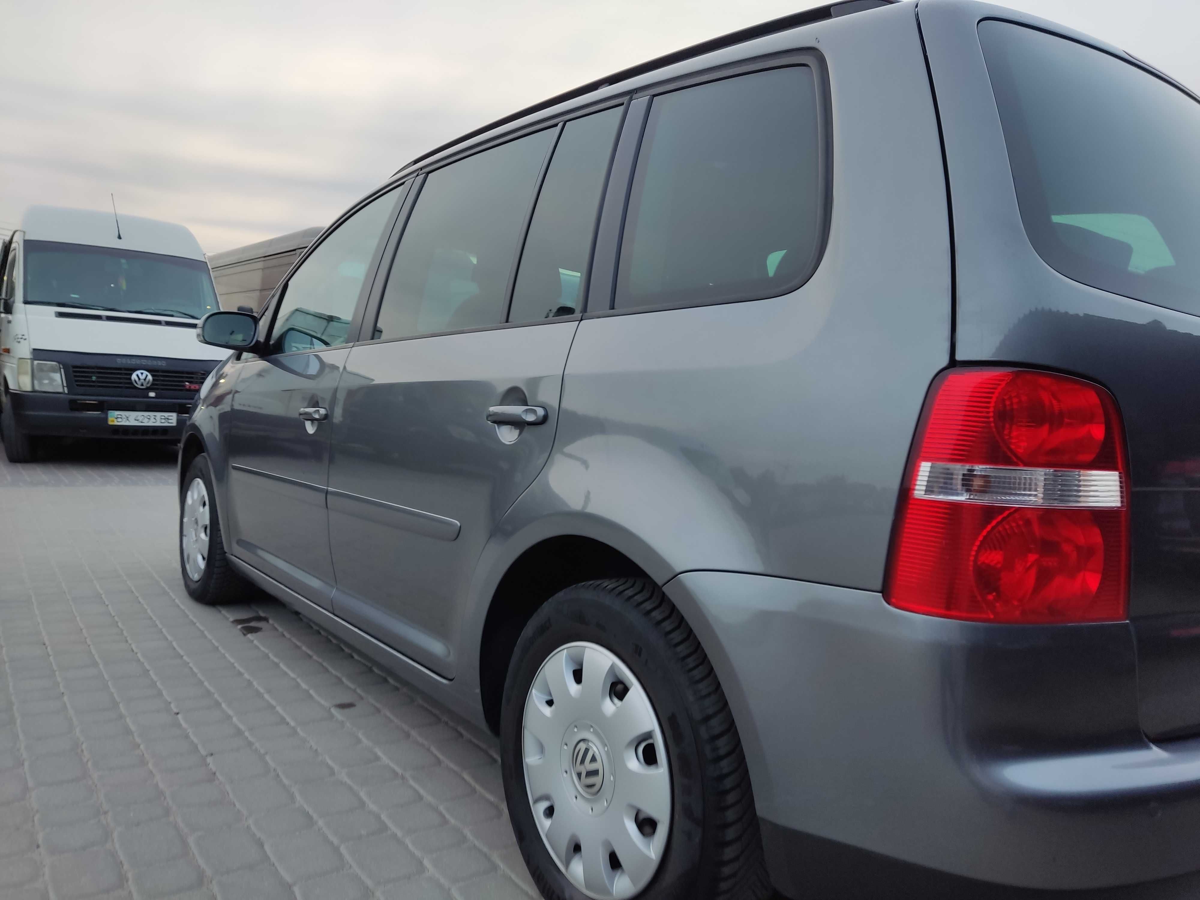 Volkswagen Touran - 7 місць