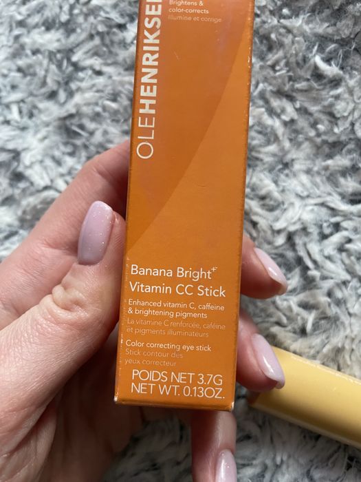 Olehenriksen banana bright cc stick korektor z witamina C sephora