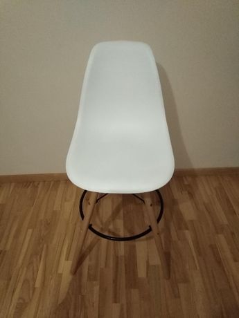 Krzesła - Posiadam do sprzedania dwa nowe krzesła