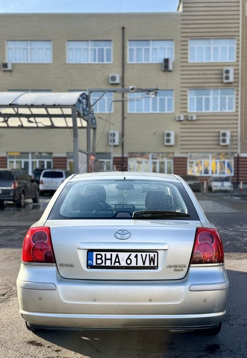 Тойота Авенсіс Toyota Avensis 2005 рік 2,0 дизель. ДЛЯ ВІЙСЬКОВИХ.