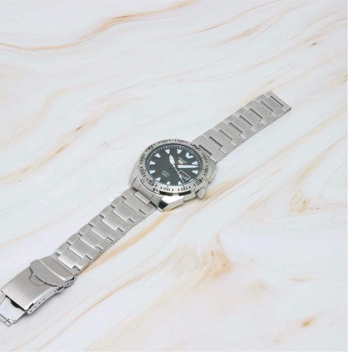 *NOVO* Seiko 5 Sports SRP739J1 Black