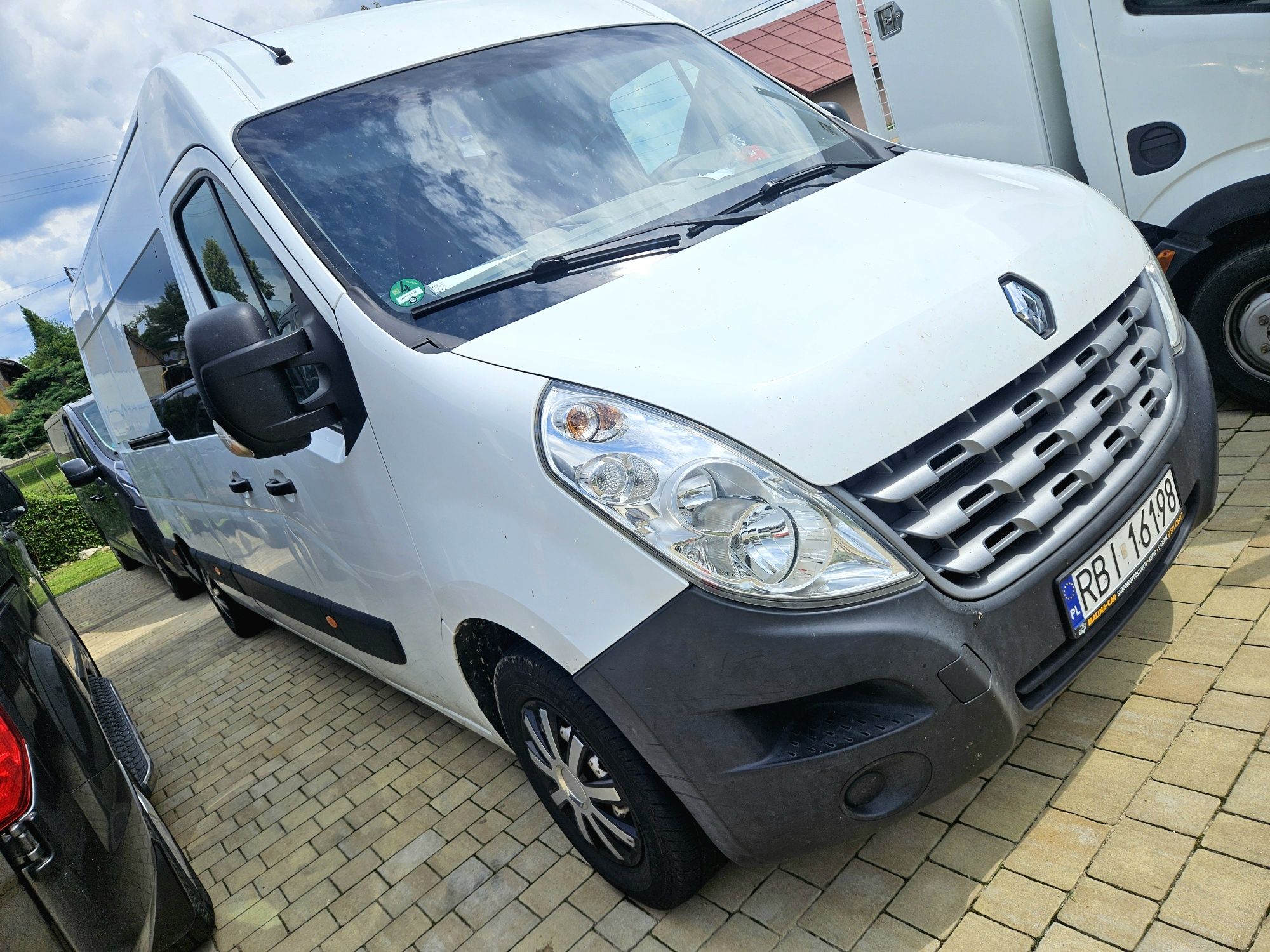 Wynajem bus 9 osobowy wypożyczalnia Brzozów Sanok Bieszczady