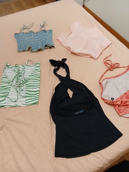 T-shirts e tops variados